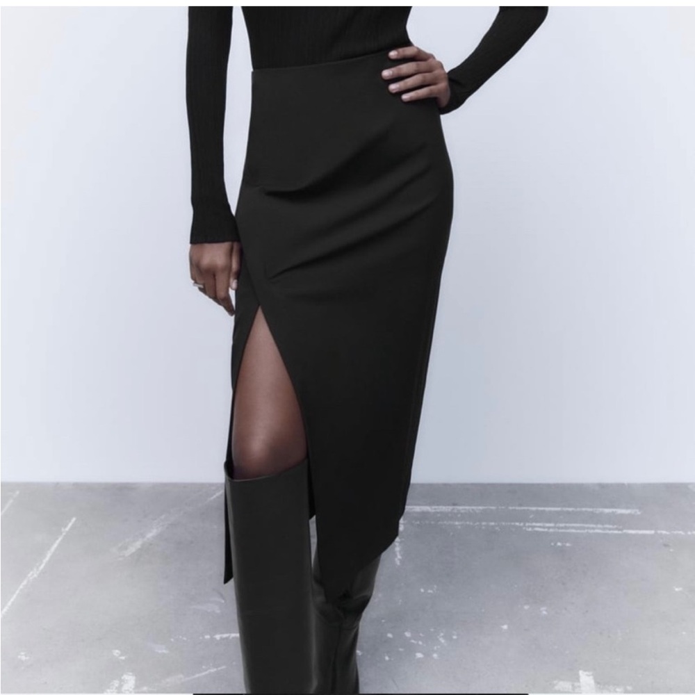 Zara Black Pencil Skirt with Slit